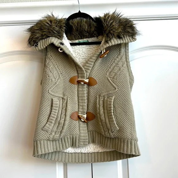 Maurices Faux Fur Collar Sherpa and Knit Fall/ Winter Vest - Picture 1 of 7